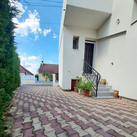 Appartement Meuble Avec Deux Chambres Moulins  Bagian luar foto